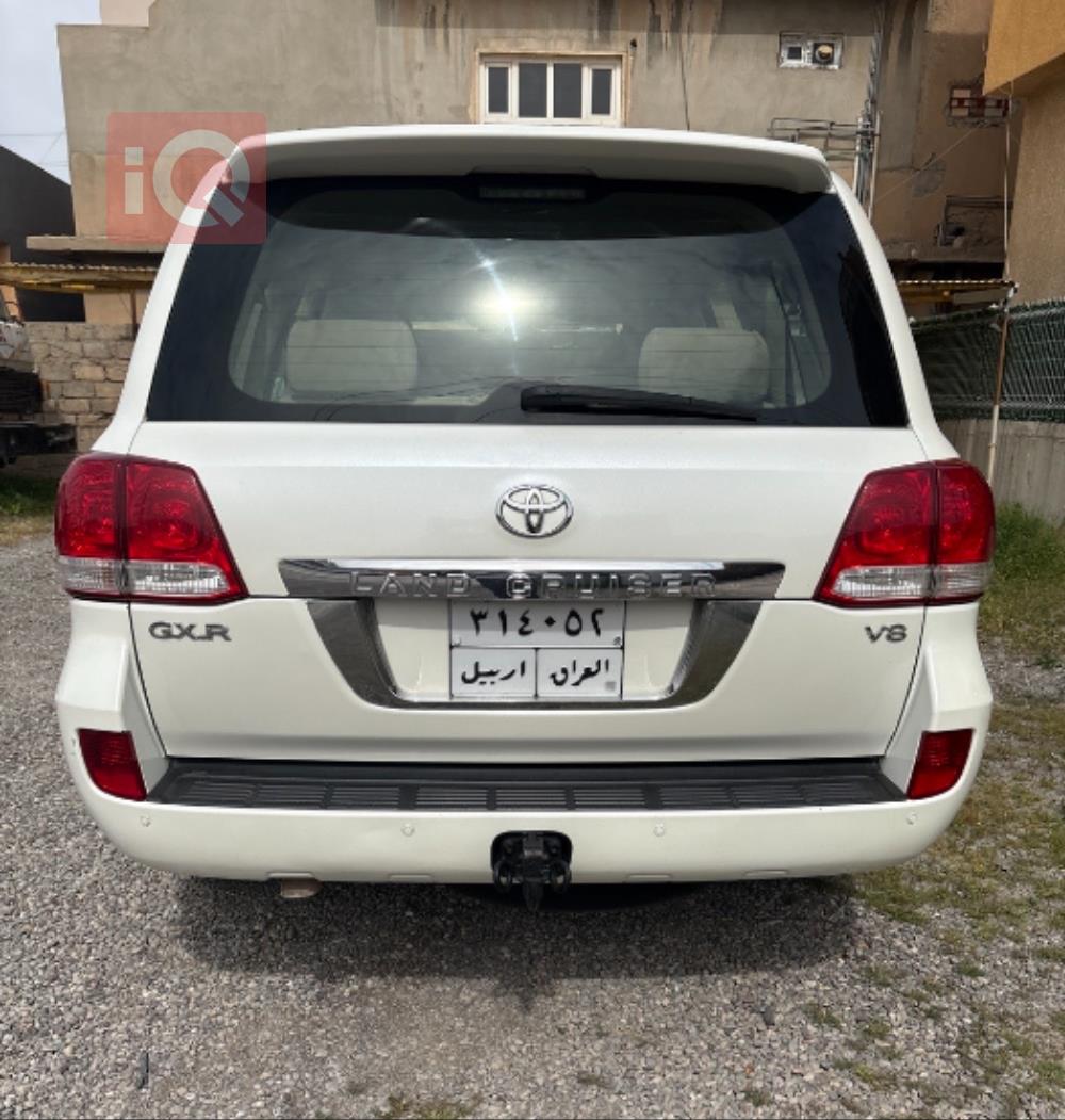 تۆیۆتا لاند کروزەر